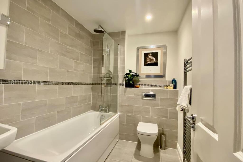 Modern Town House In Cotswolds - 3 Double Bedrooms Witney Ngoại thất bức ảnh
