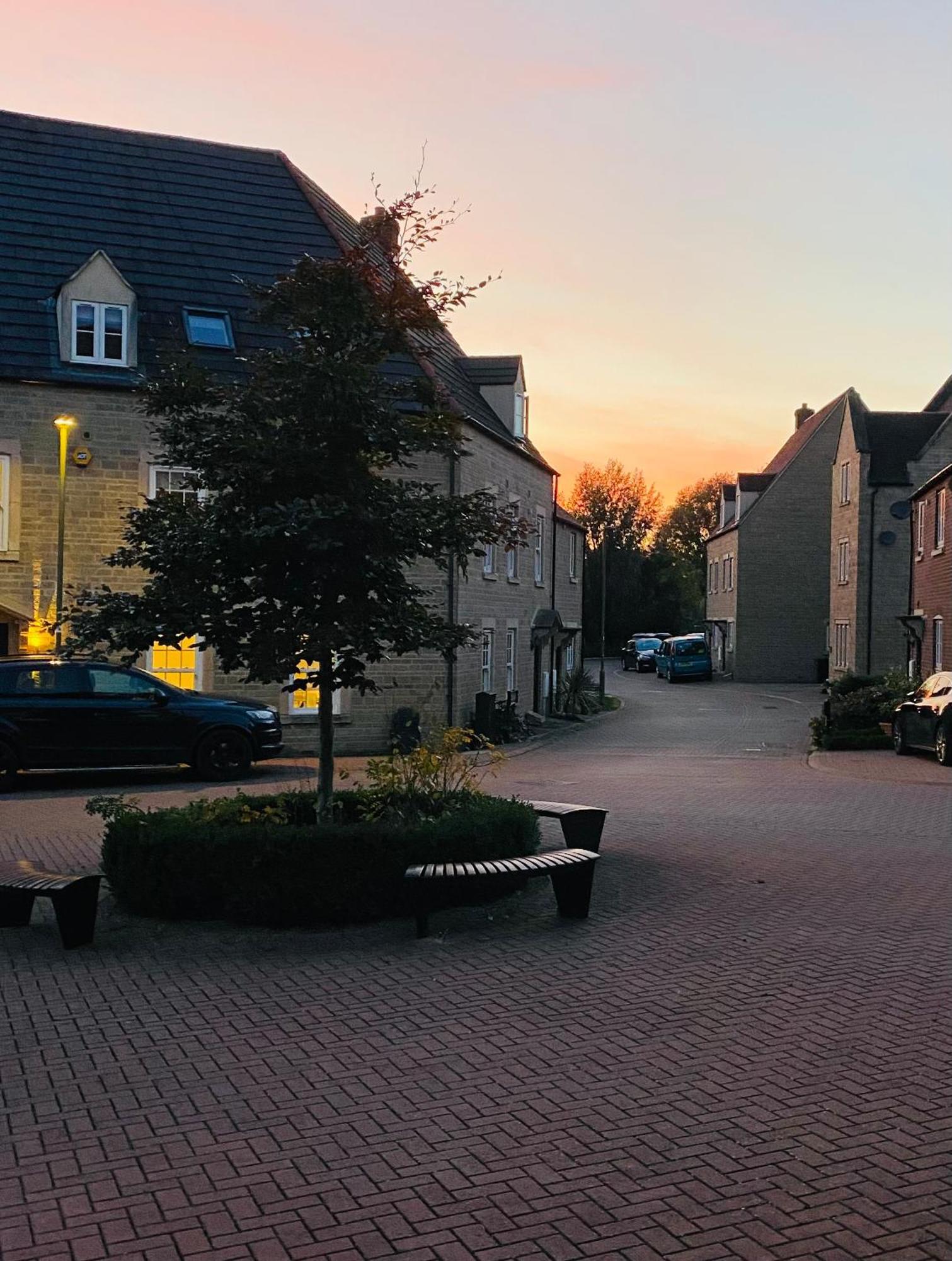 Modern Town House In Cotswolds - 3 Double Bedrooms Witney Ngoại thất bức ảnh